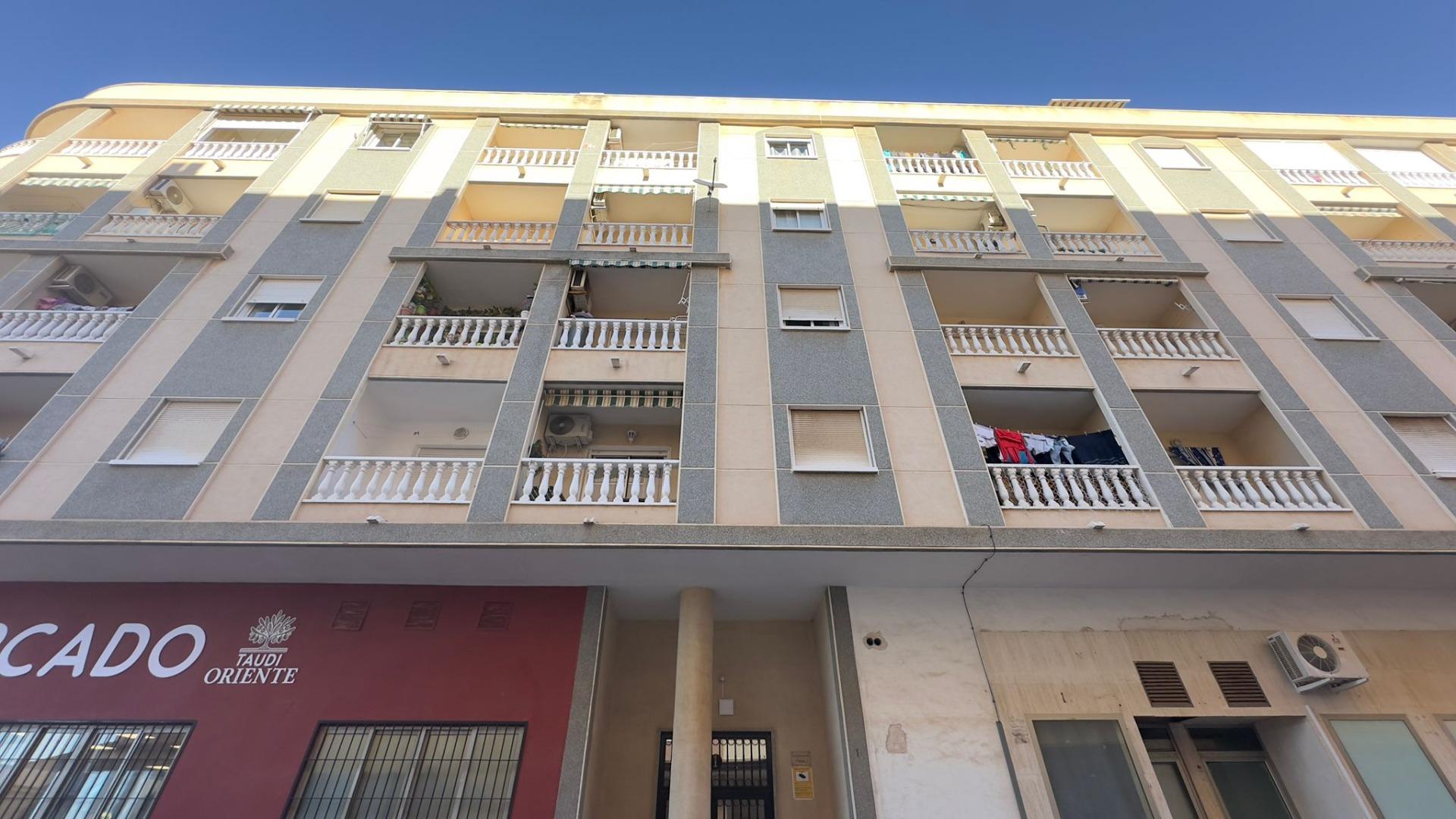 Terrace in penthouse for sale in Torrevieja