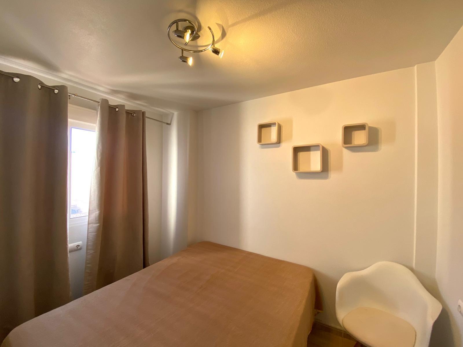 Bedroom in apartment for sale in Torrevieja