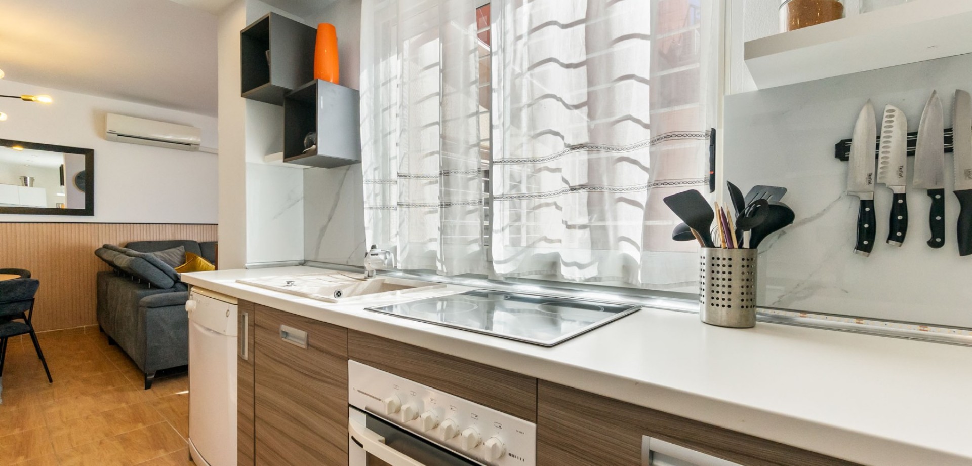 Dining area in terraced for sale in Orihuela Costa