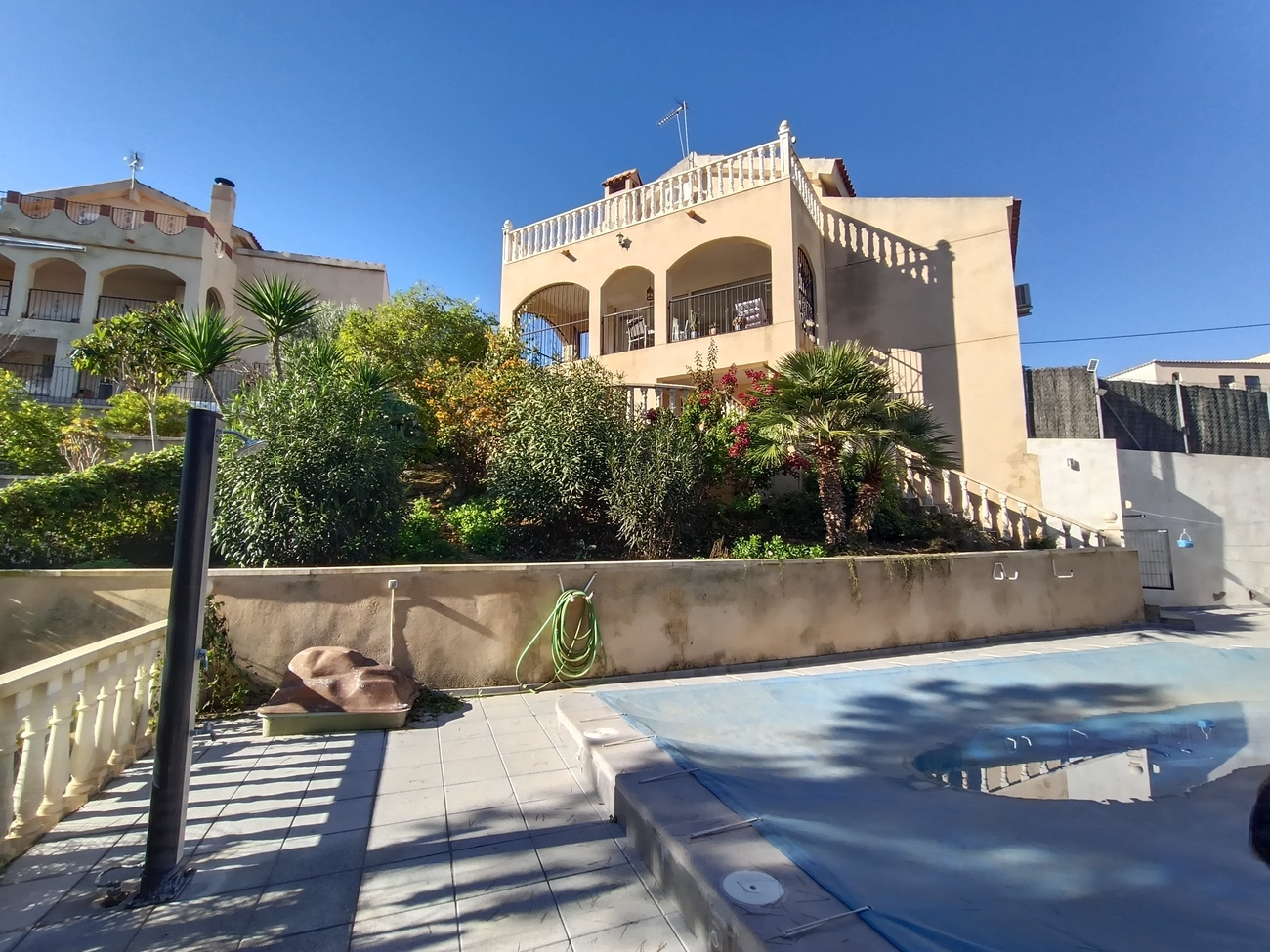 Master bedroom in villa for sale in Canadas De San Pedro