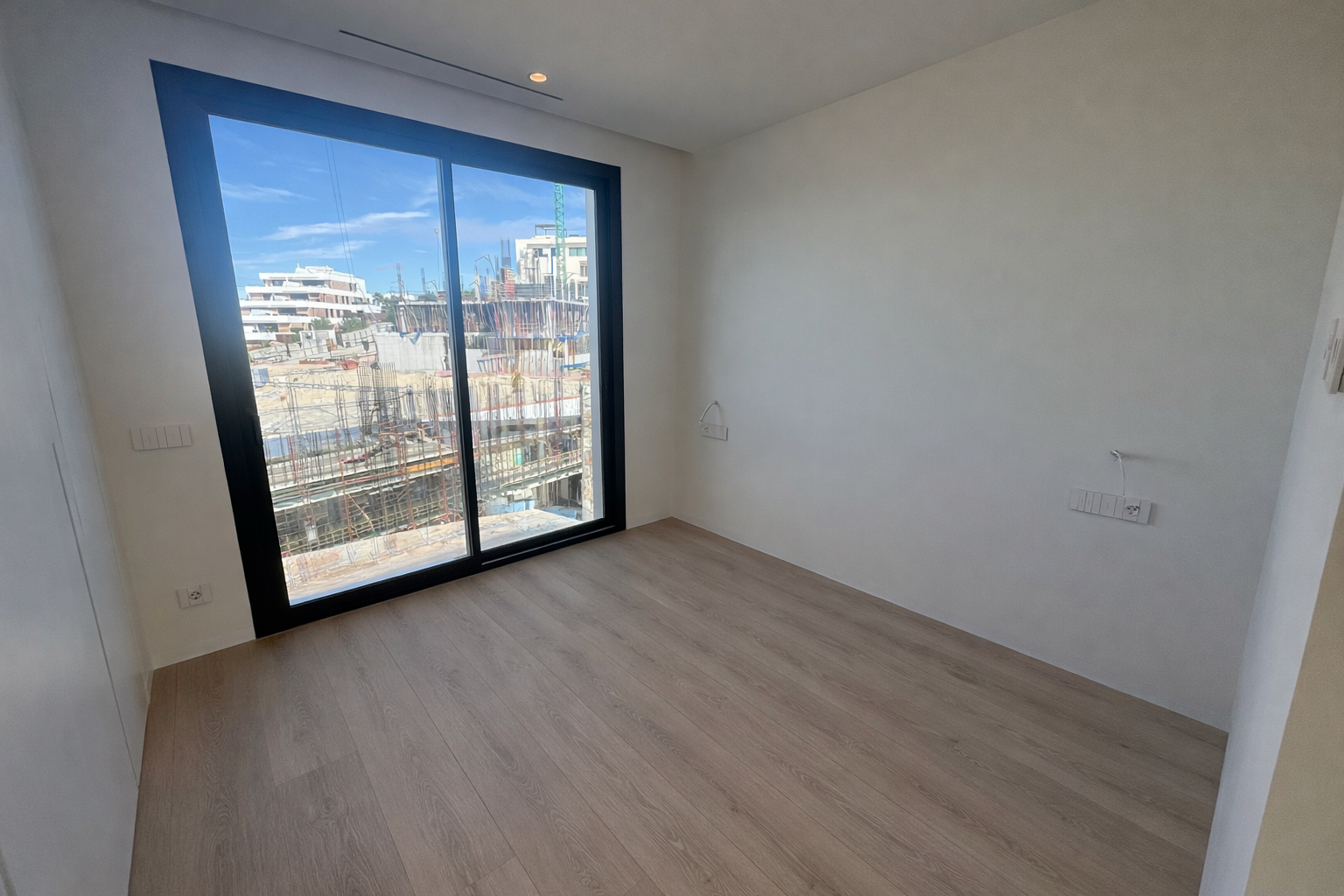 Bedroom in apartment for sale in Orihuela Costa