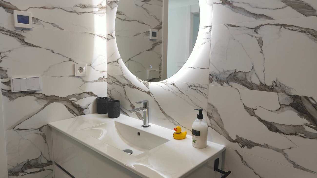 Bedroom in apartment for sale in Finestrat