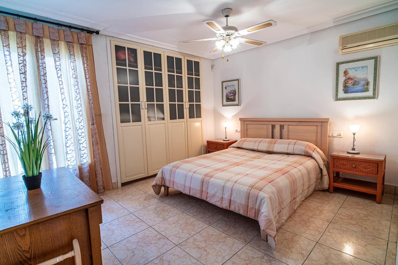Bedroom in villa for sale in Orihuela