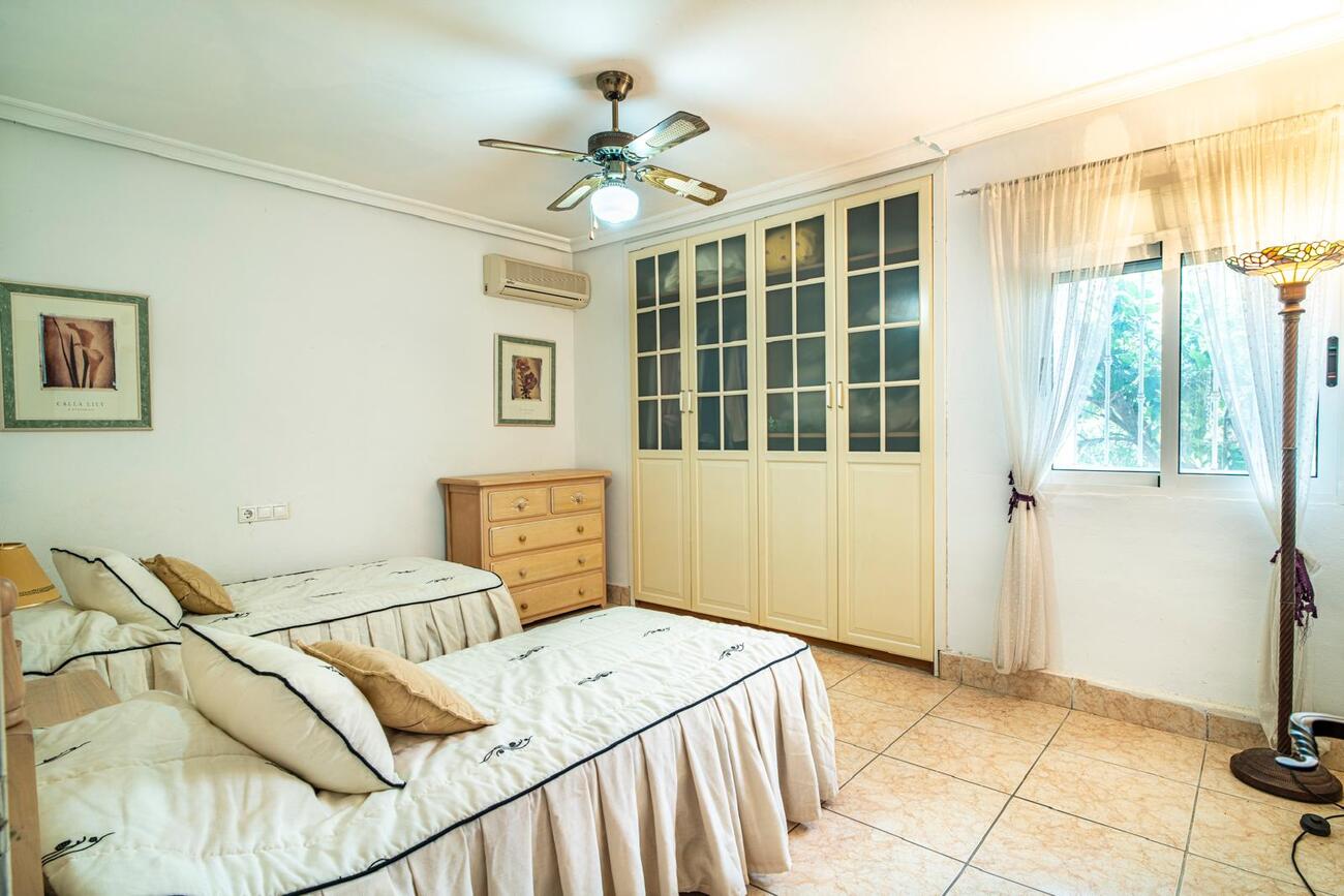 Terrace in villa for sale in Orihuela