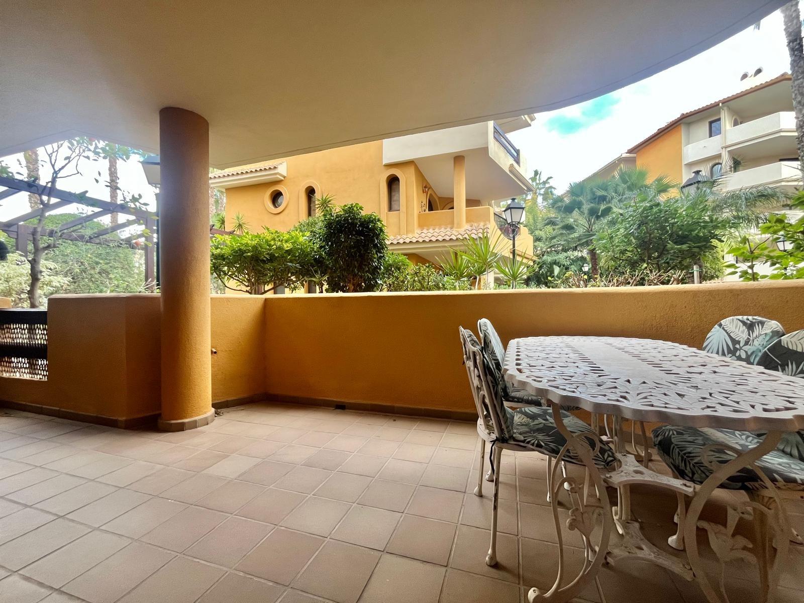 Elegant bungalow i Torrevieja med terrass