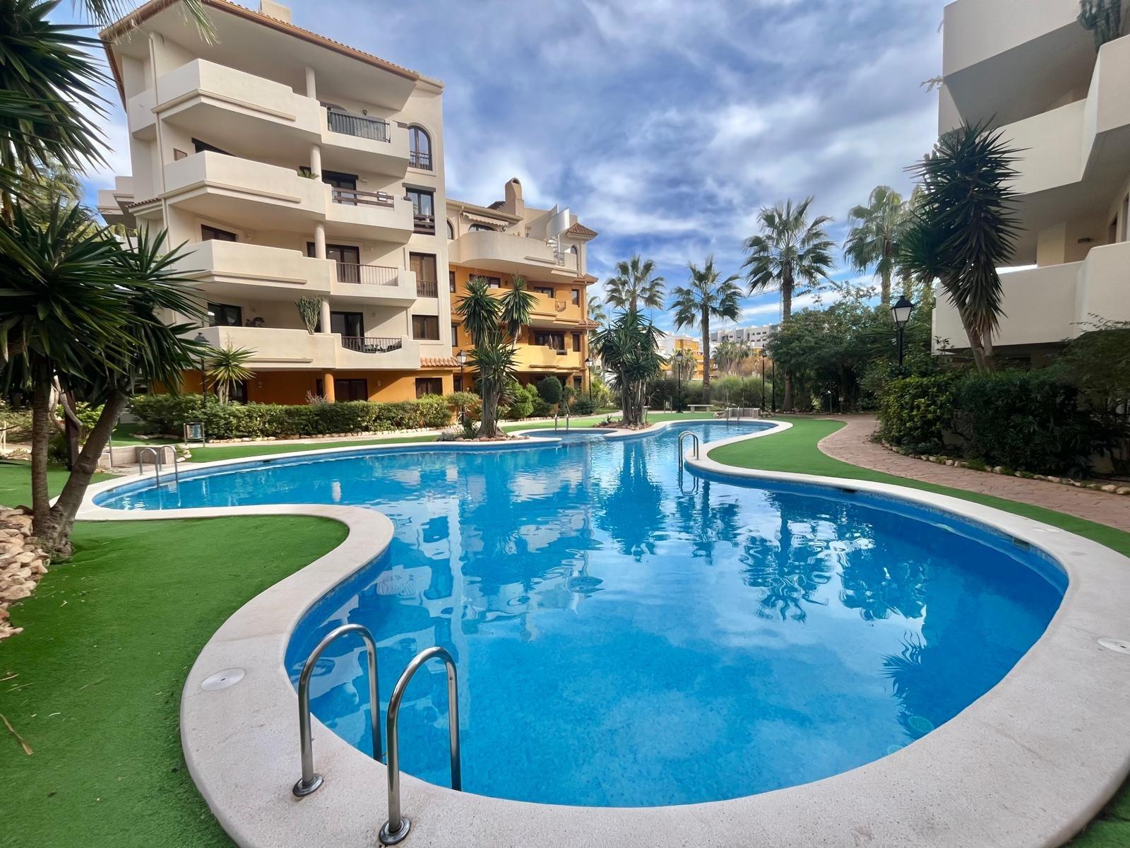 Elegant bungalow i Torrevieja med terrass