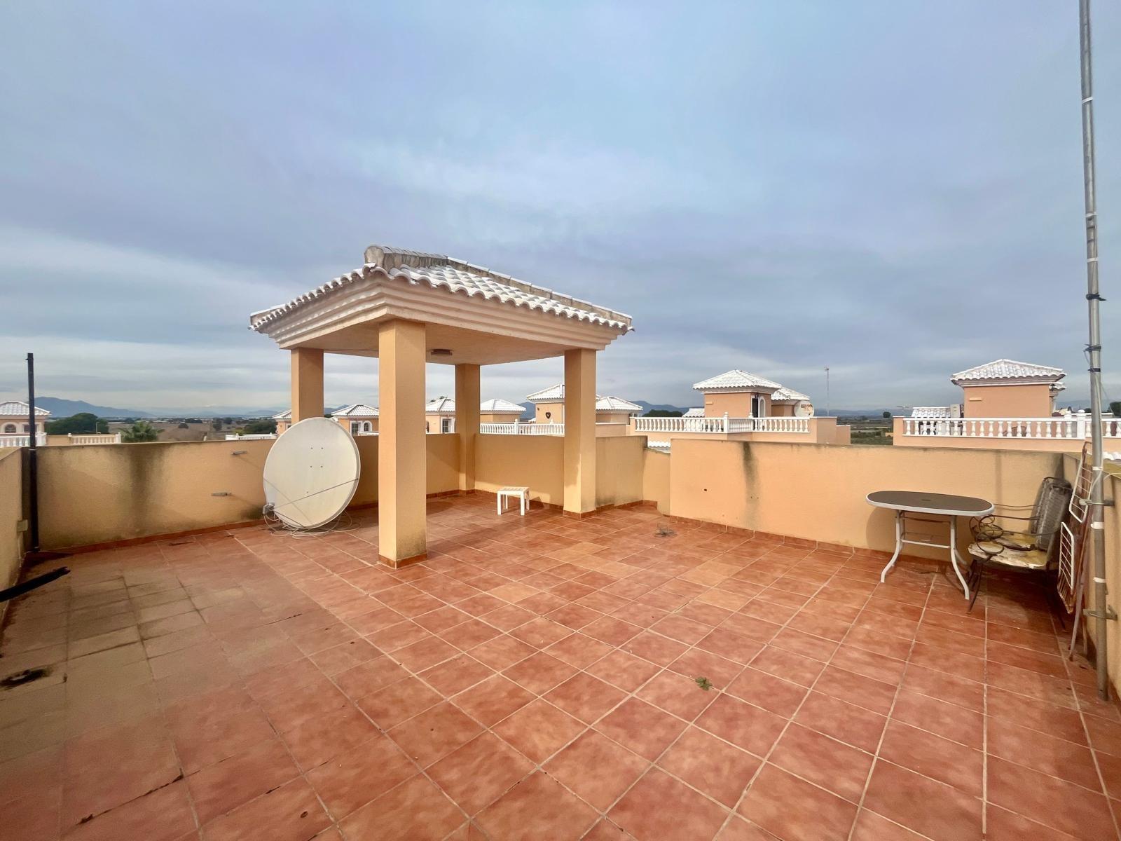 Top-Floor Bungalow with Terrace and Private Solarium in Urbanización La Marina – San Fulgencio Cozy