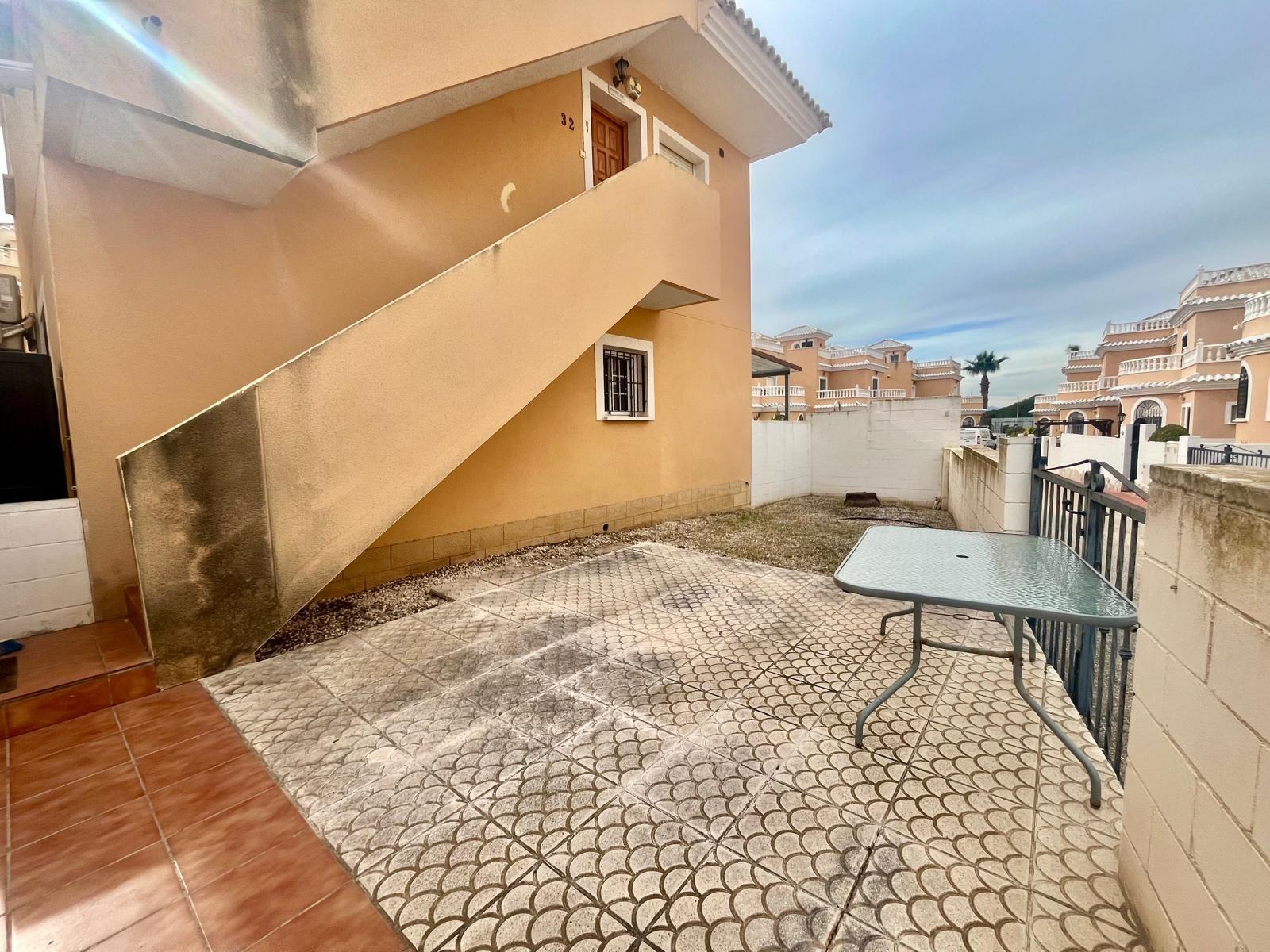 Terrace in bungalow for sale in San Fulgencio