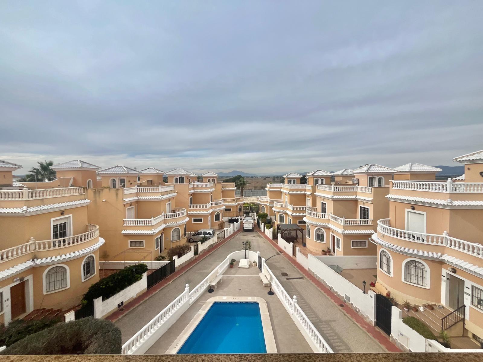 Garden in bungalow for sale in San Fulgencio