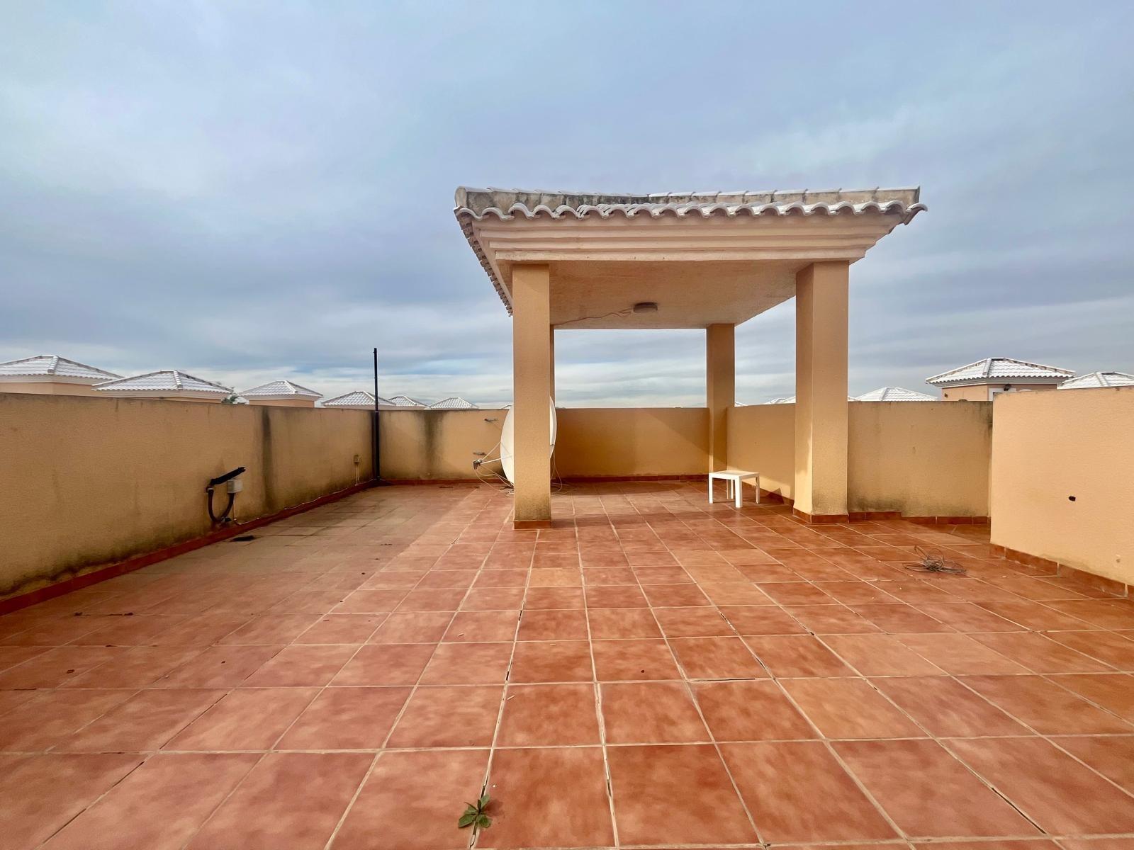 Top-Floor Bungalow with Terrace and Private Solarium in Urbanización La Marina – San Fulgencio Cozy