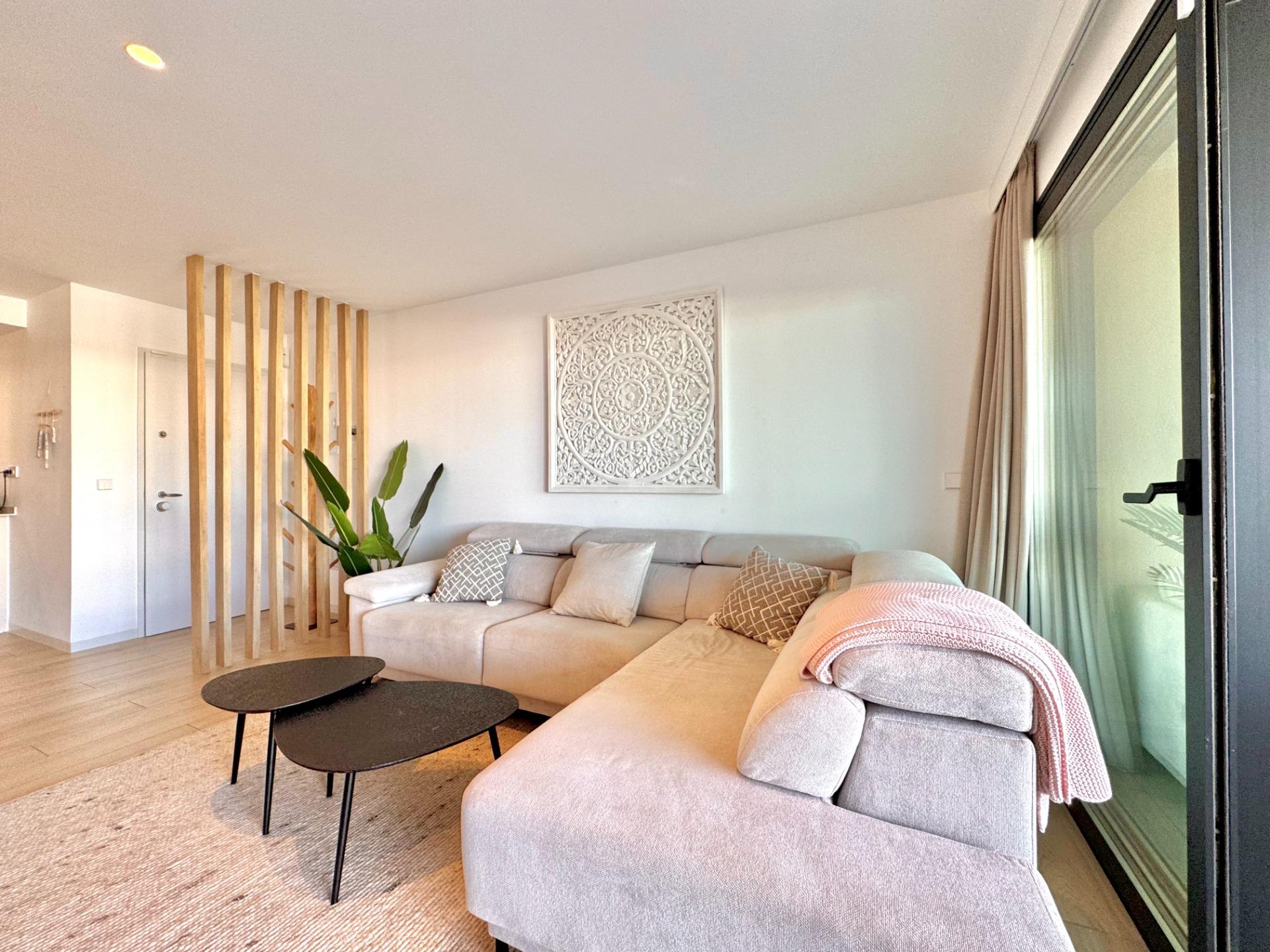 Master bedroom in apartment for sale in Los Alcazares