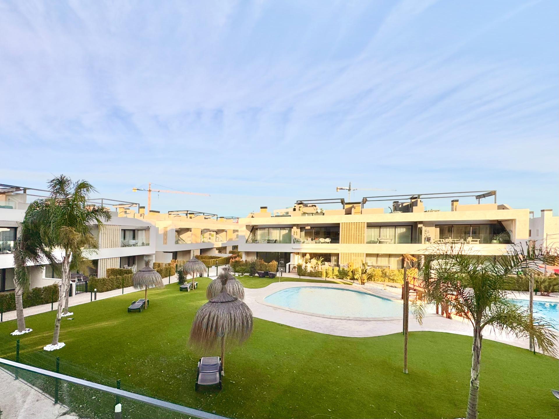 Kitchen in apartment for sale in Los Alcazares