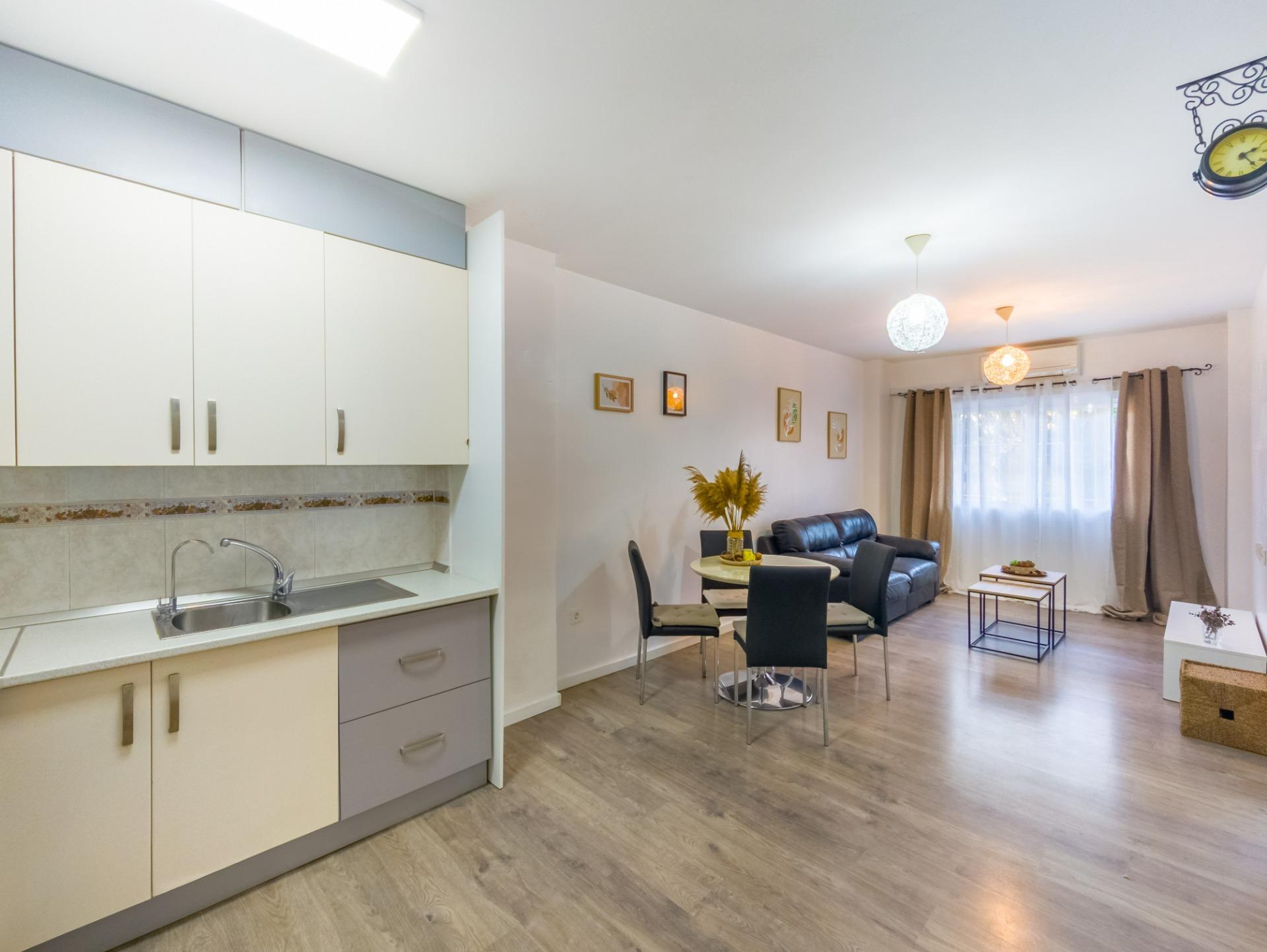 Introducing this bright and functional apartment in excellent condition, located in Torrevieja—just