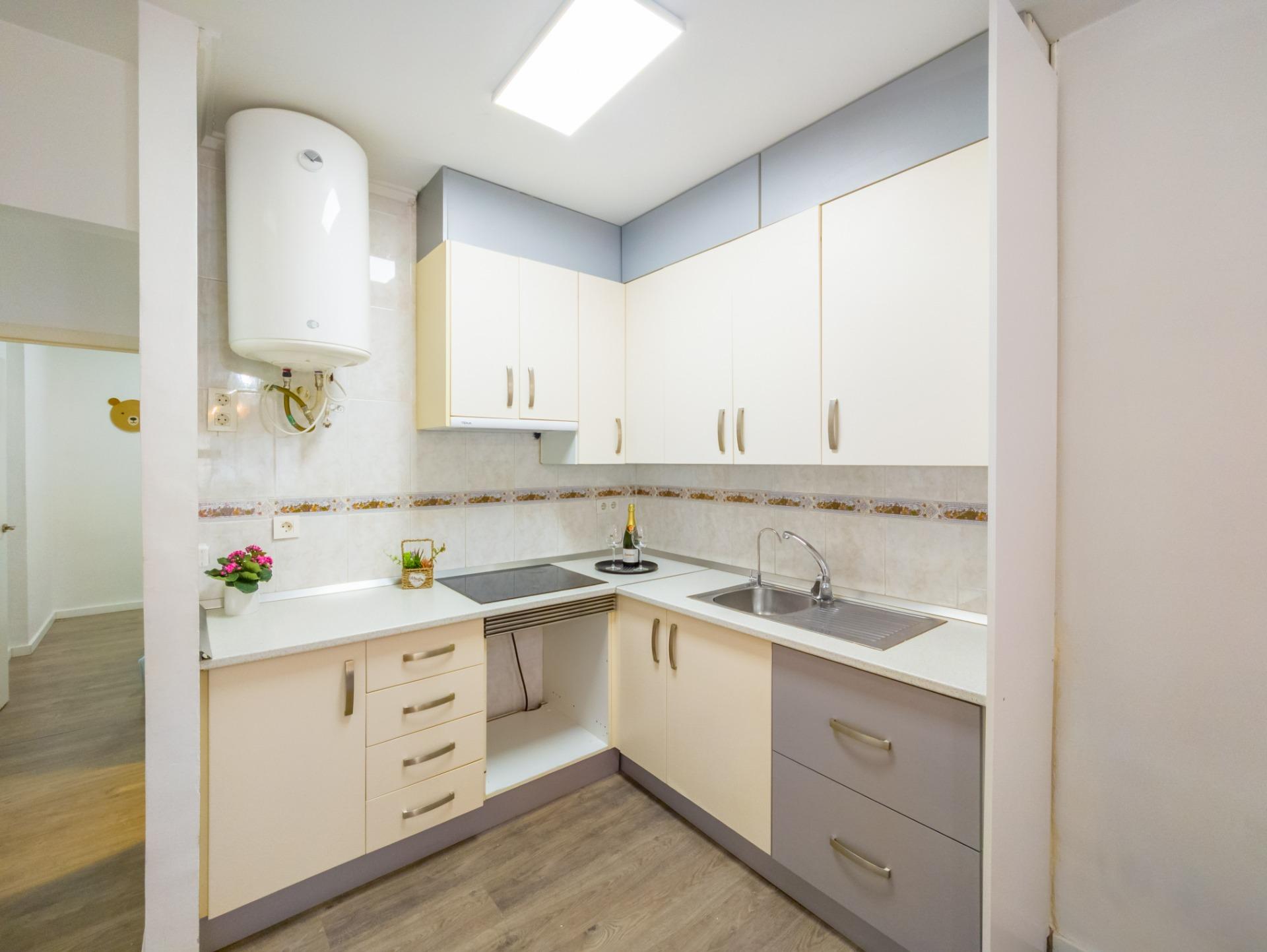 Introducing this bright and functional apartment in excellent condition, located in Torrevieja—just