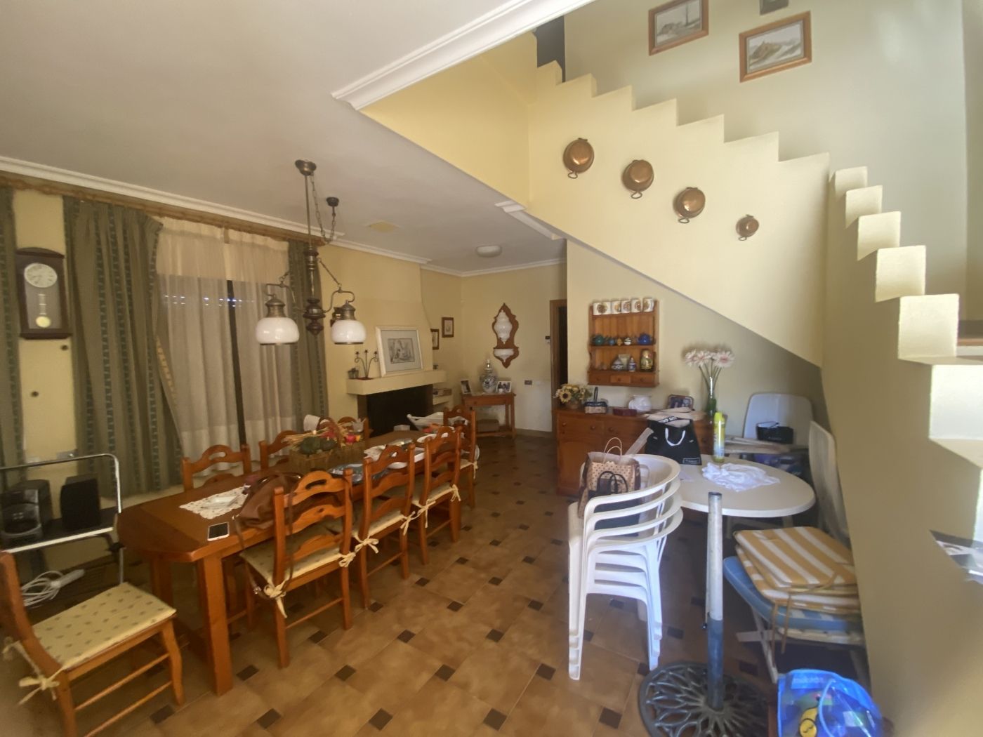 Located just minutes from the beach, this villa sits on an expansive 1,500 m² plot, offering privacy