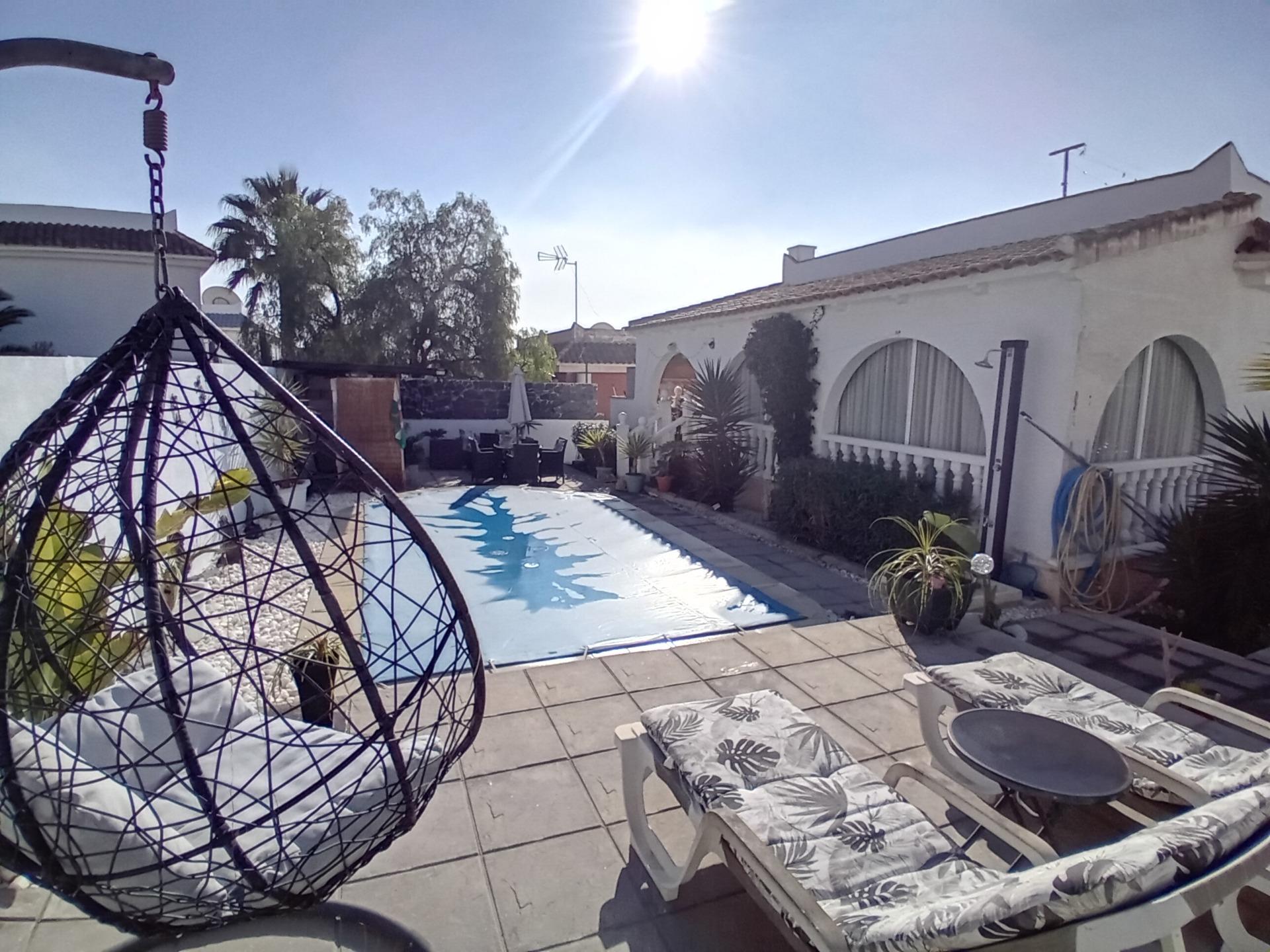 Master bedroom in villa for sale in Mazarron