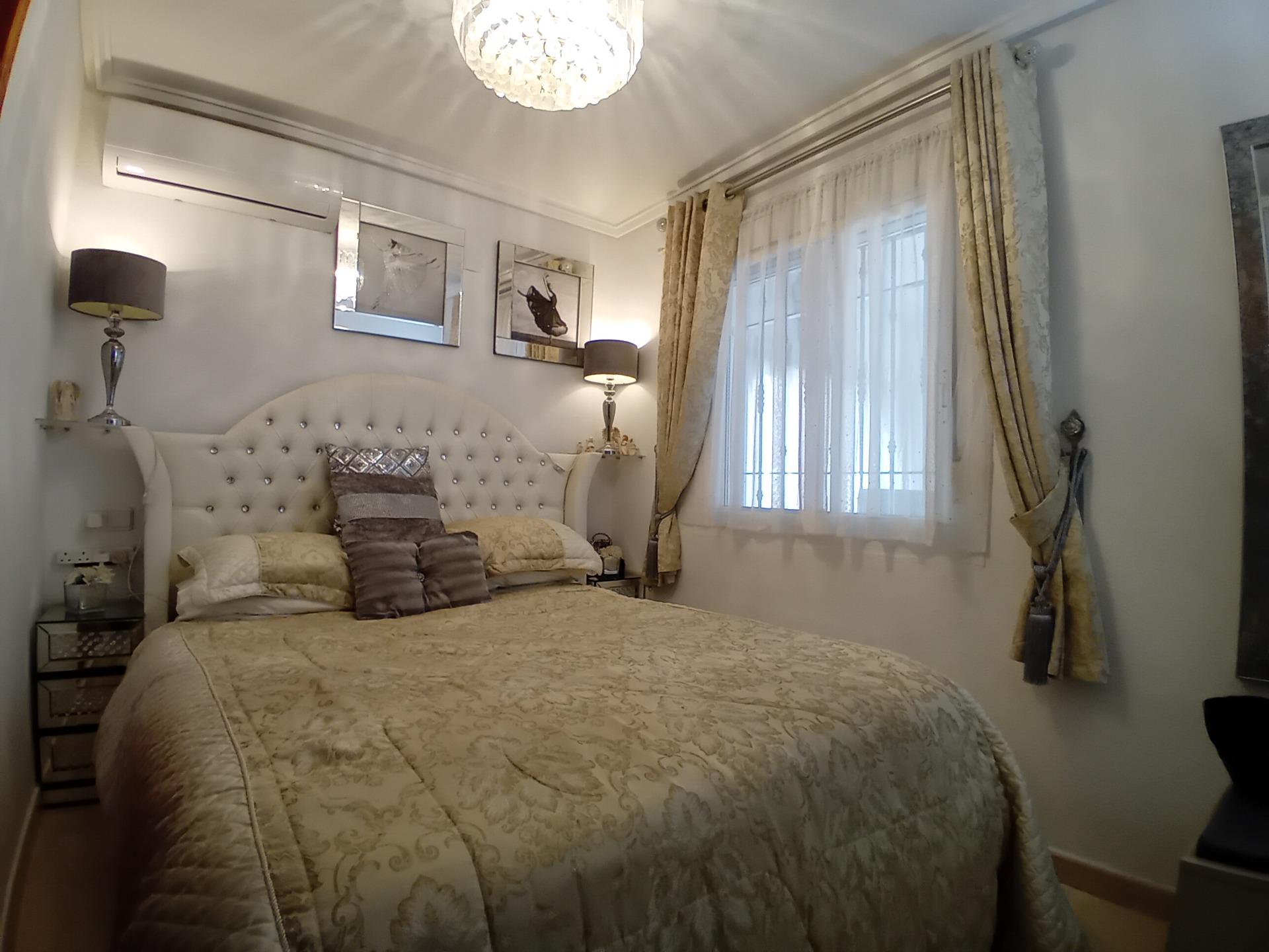 Master bedroom in villa for sale in Mazarron