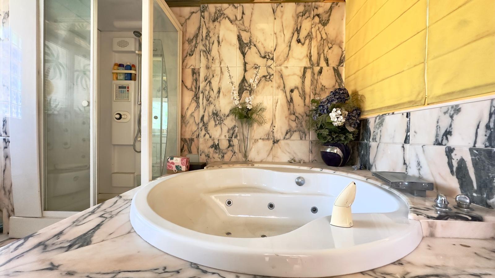 Garden in penthouse for sale in Torrevieja