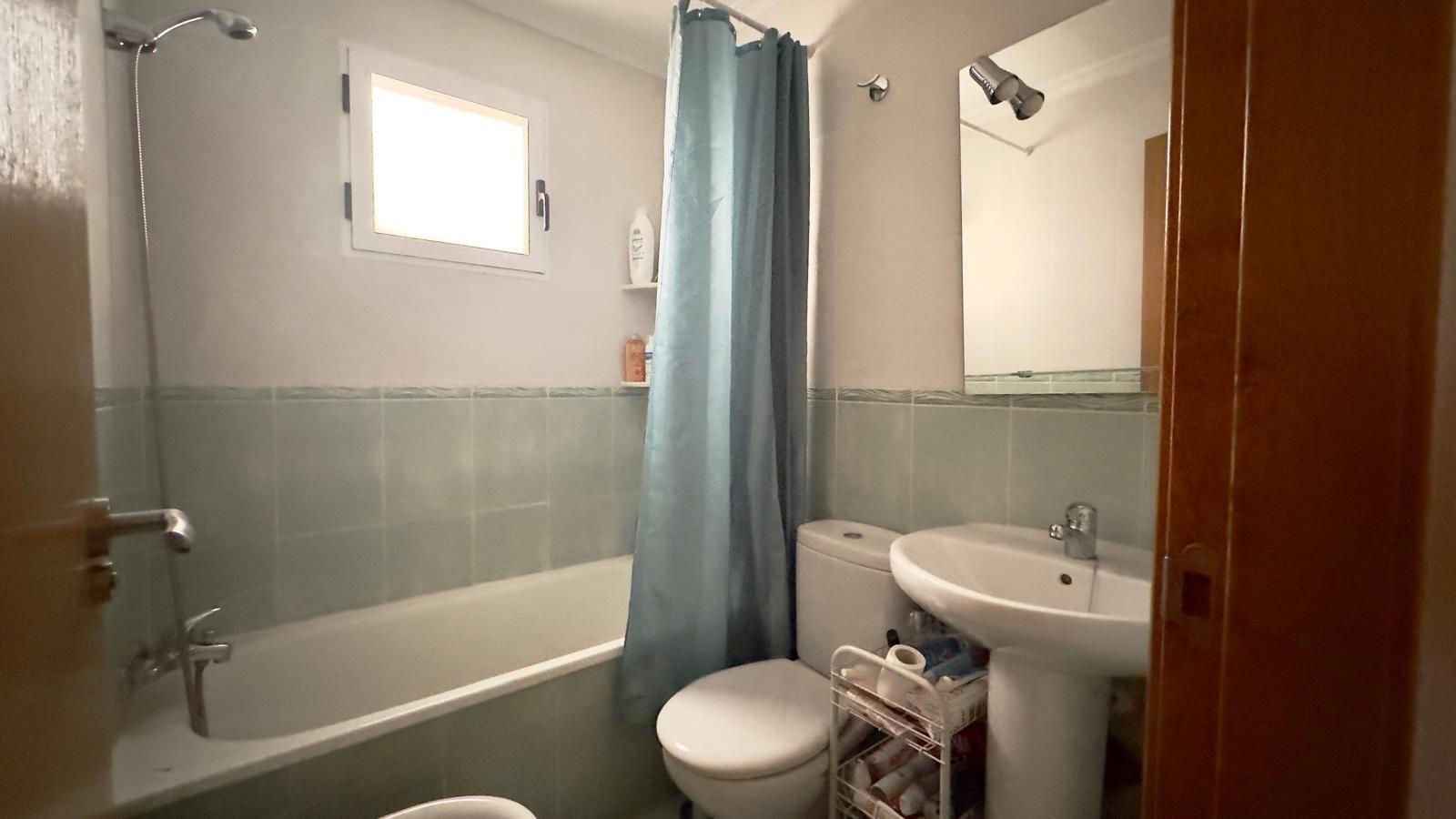 Bedroom in apartment for sale in Torrevieja