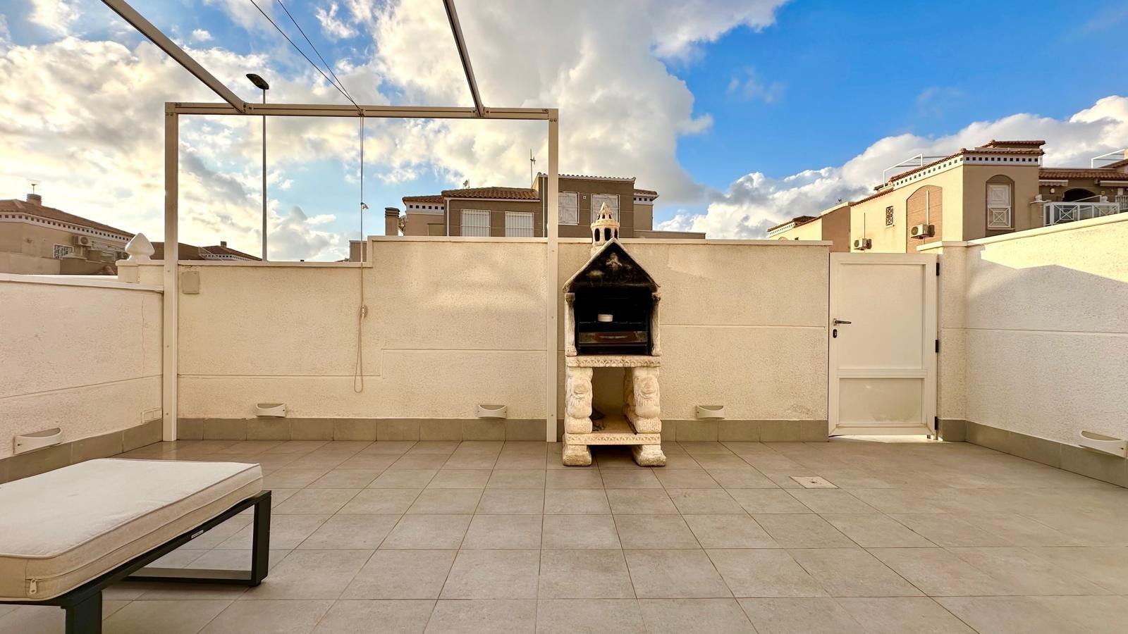 Terrace in bungalow for sale in Torrevieja