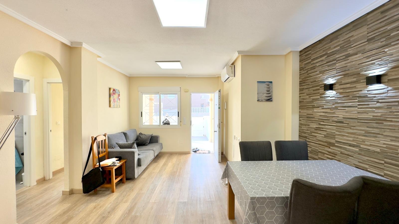 Terrace in bungalow for sale in Torrevieja