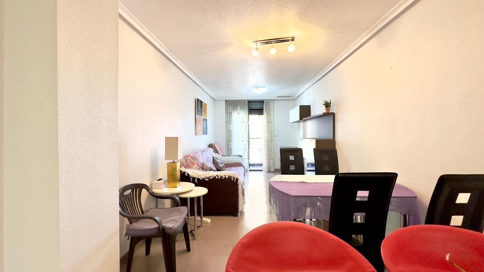 Cozy and functional 2-bedroom, 1-bathroom apartment on one of Torrevieja's most central and sought-a