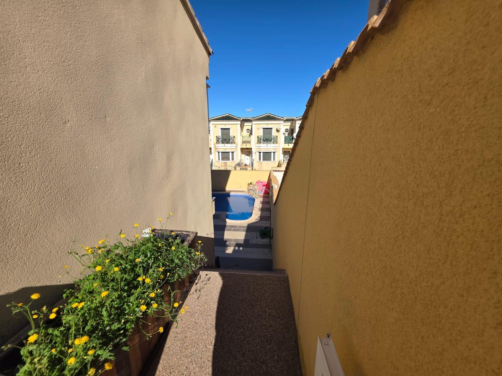 Garden in villa for sale in Orihuela Costa