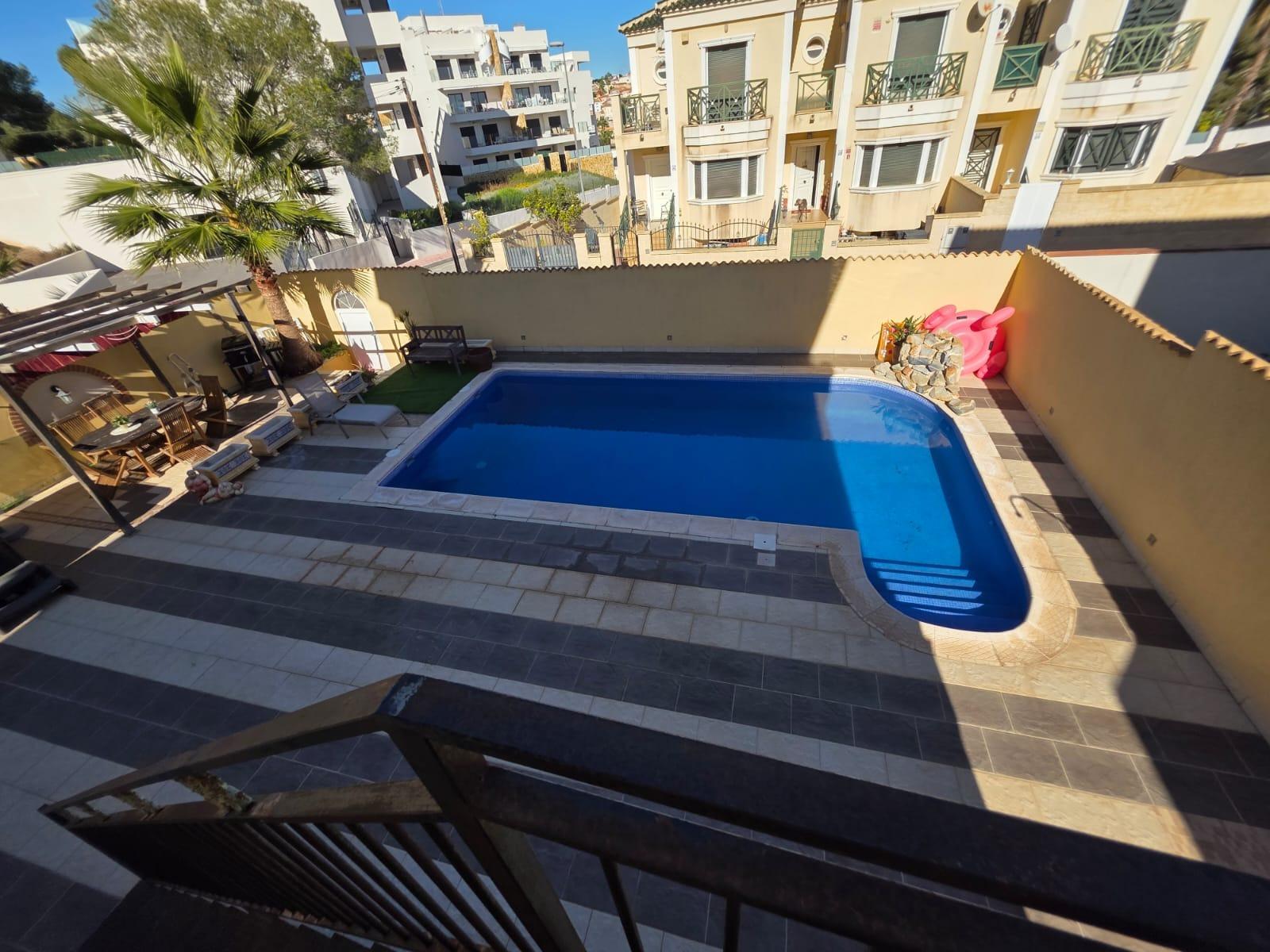Garden in villa for sale in Orihuela Costa