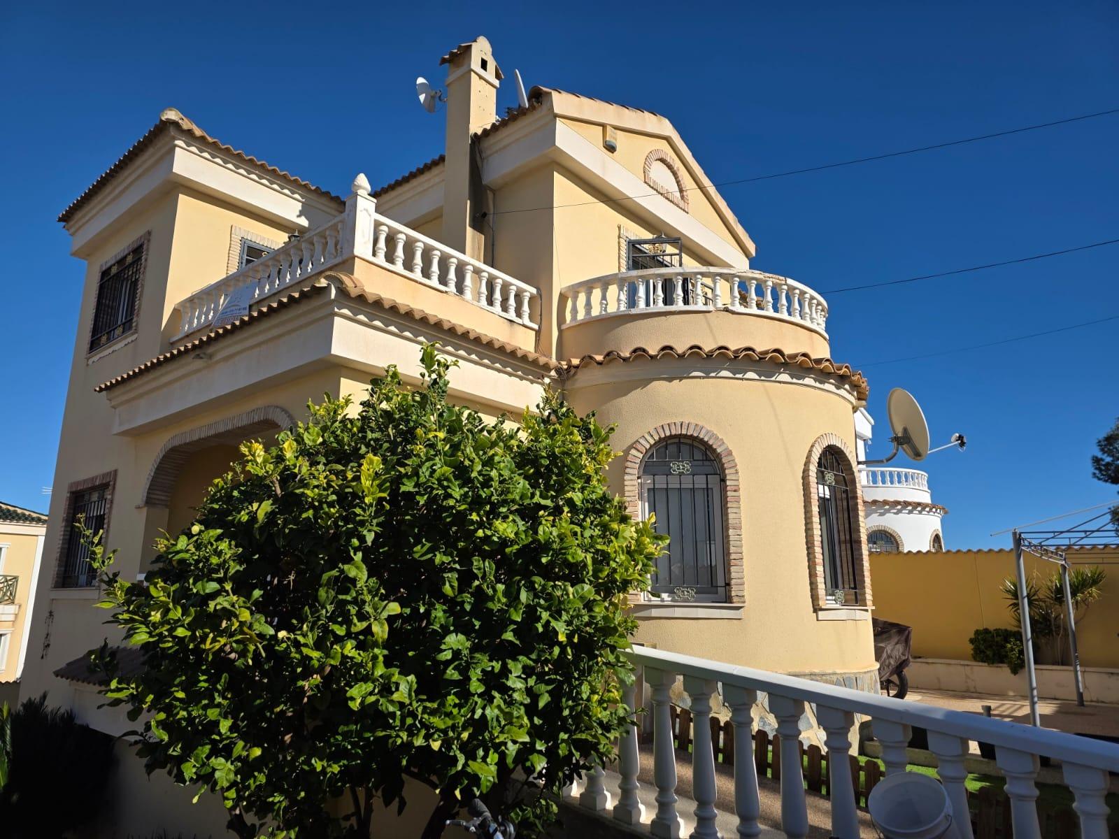 Terrace in villa for sale in Orihuela Costa
