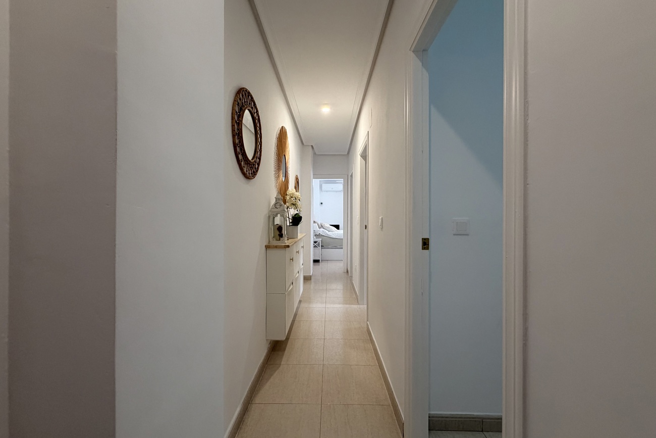 Master bedroom in apartment for sale in Torrevieja
