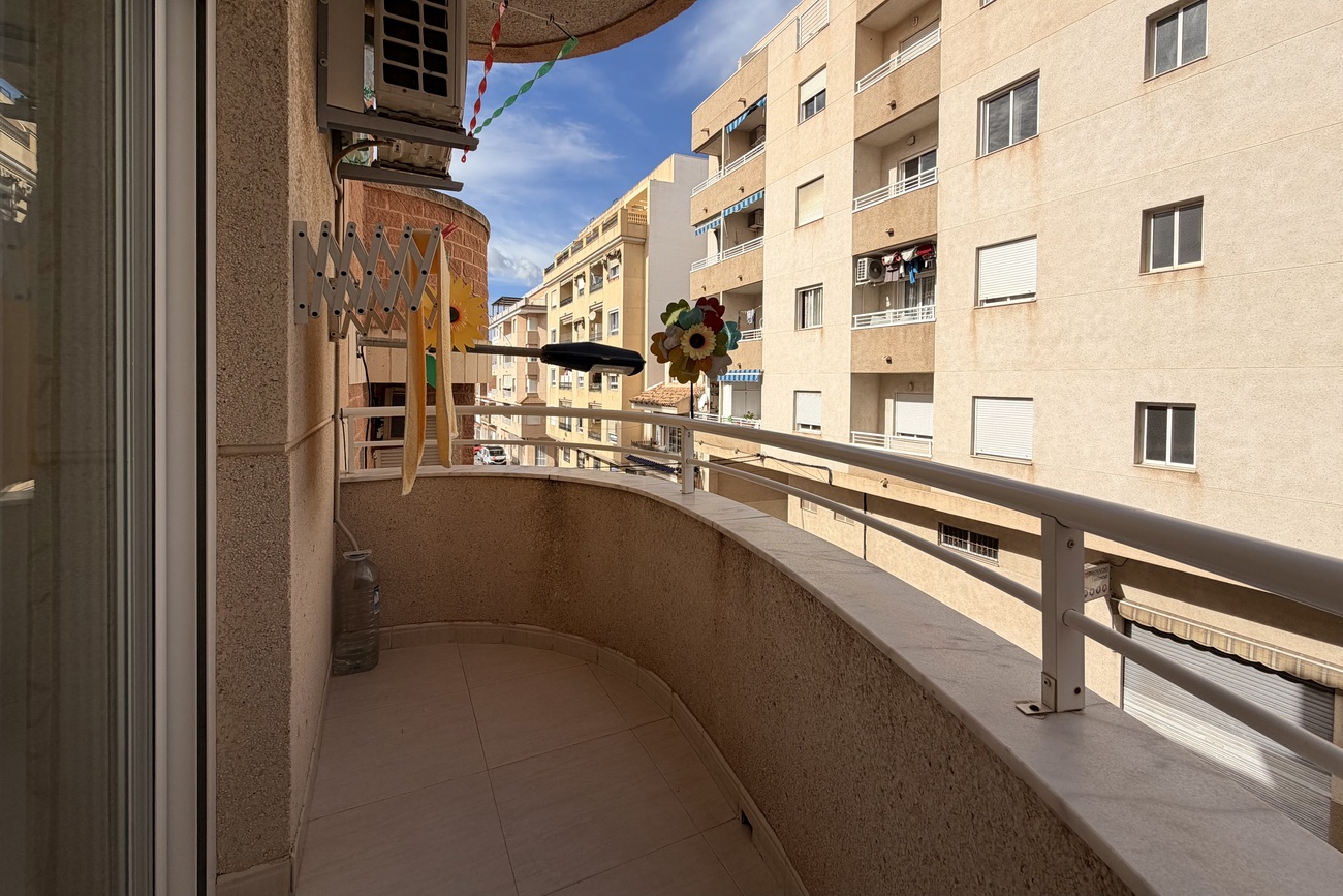 Master bedroom in apartment for sale in Torrevieja