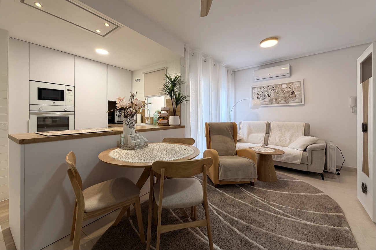 Dining area in apartment for sale in Torrevieja