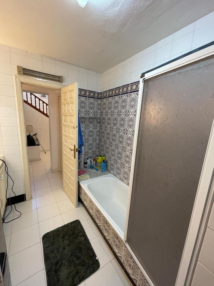 Master bedroom in villa for sale in Villamartin