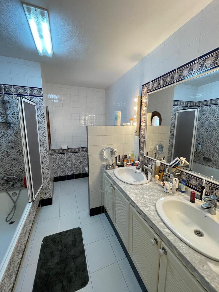 Bathroom in villa for sale in Villamartin