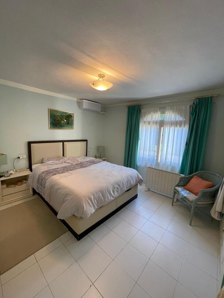 Garden in villa for sale in Villamartin