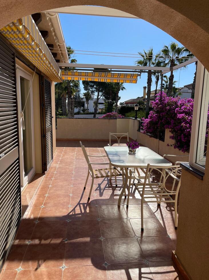 Dining area in villa for sale in Villamartin