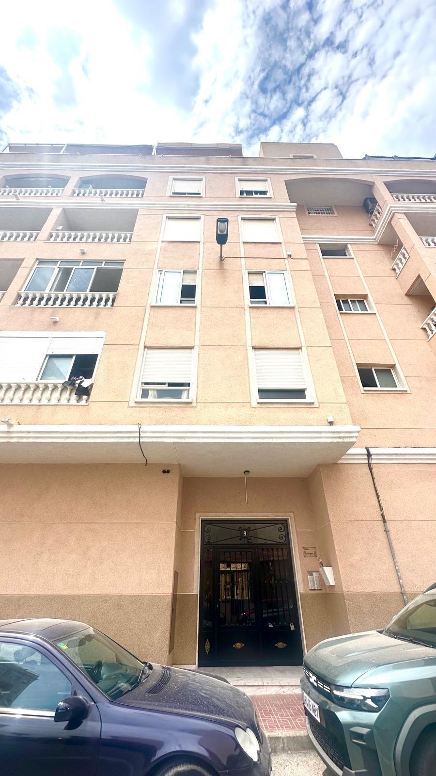 Master bedroom in apartment for sale in Torrevieja