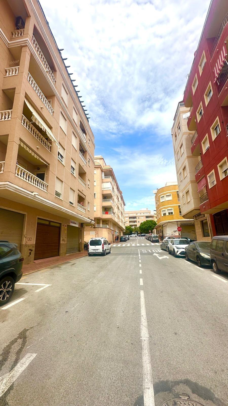 Terrace in apartment for sale in Torrevieja