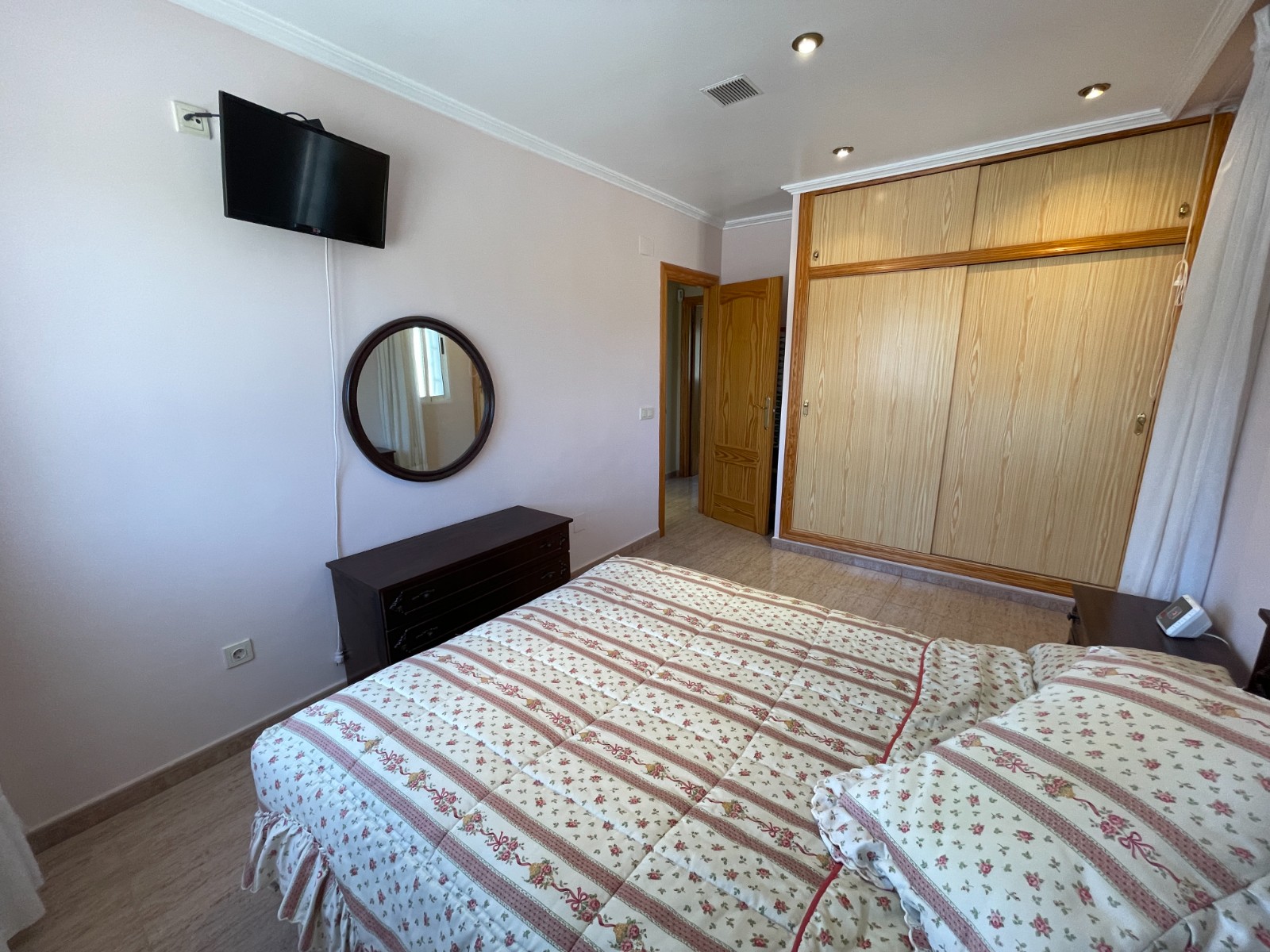 Kitchen in villa for sale in Crevillent