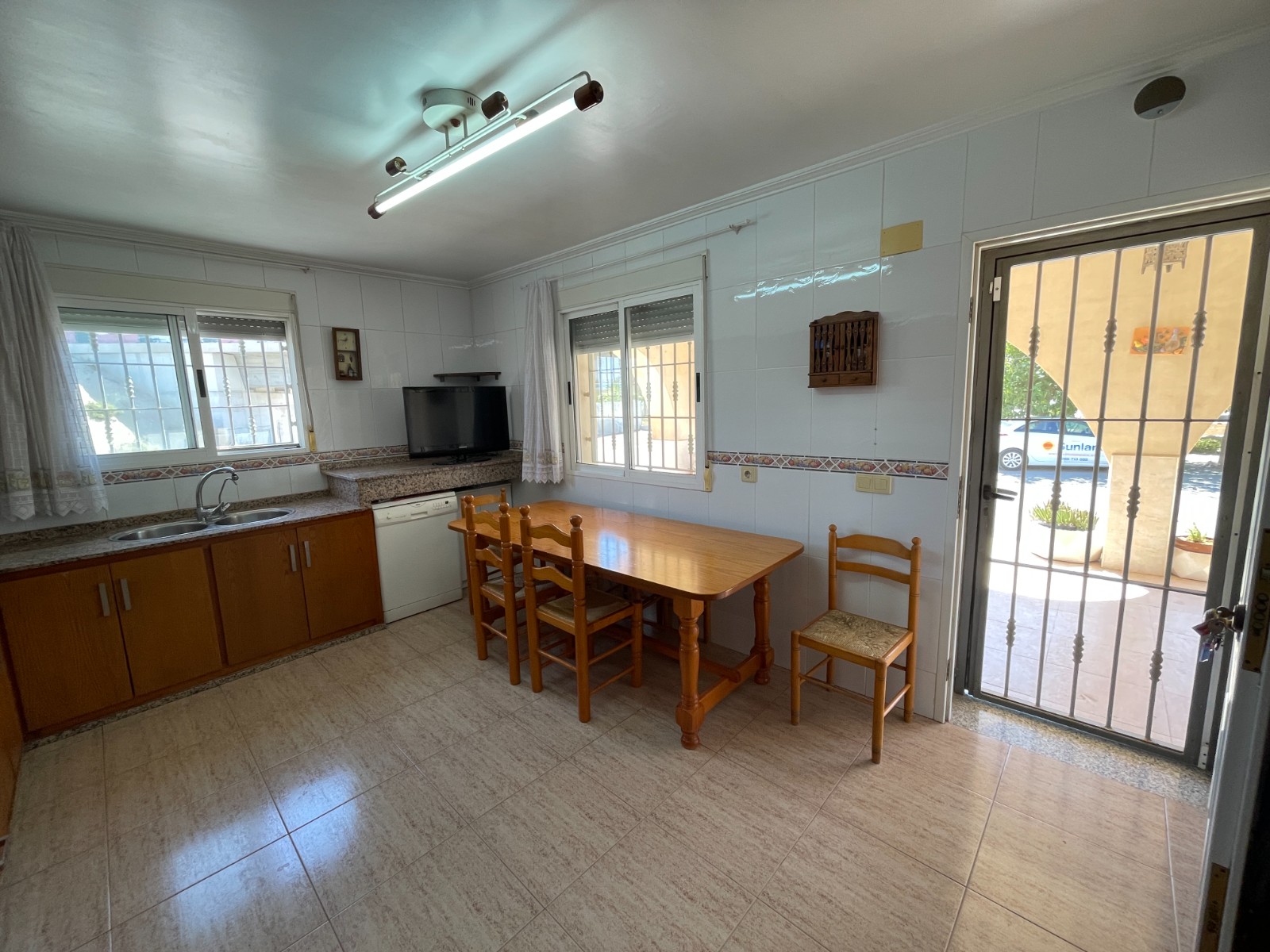 Garden in villa for sale in Crevillent