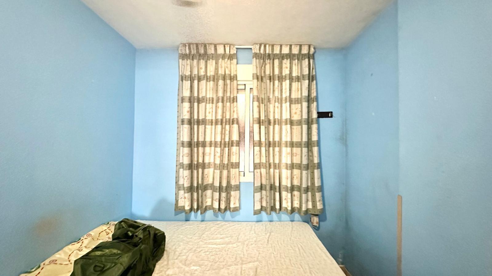 Bedroom in apartment for sale in Torrevieja
