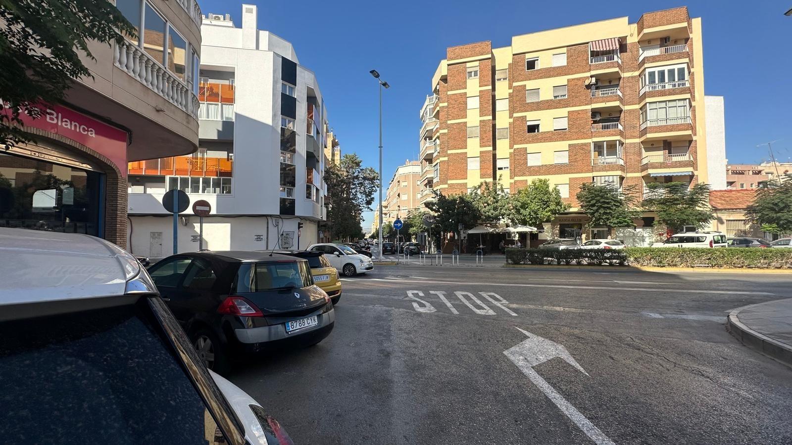 Geräumige Wohnung im Erdgeschoss mit Gemeinschaftspool und verglaster Südterrasse Diese wunderschöne