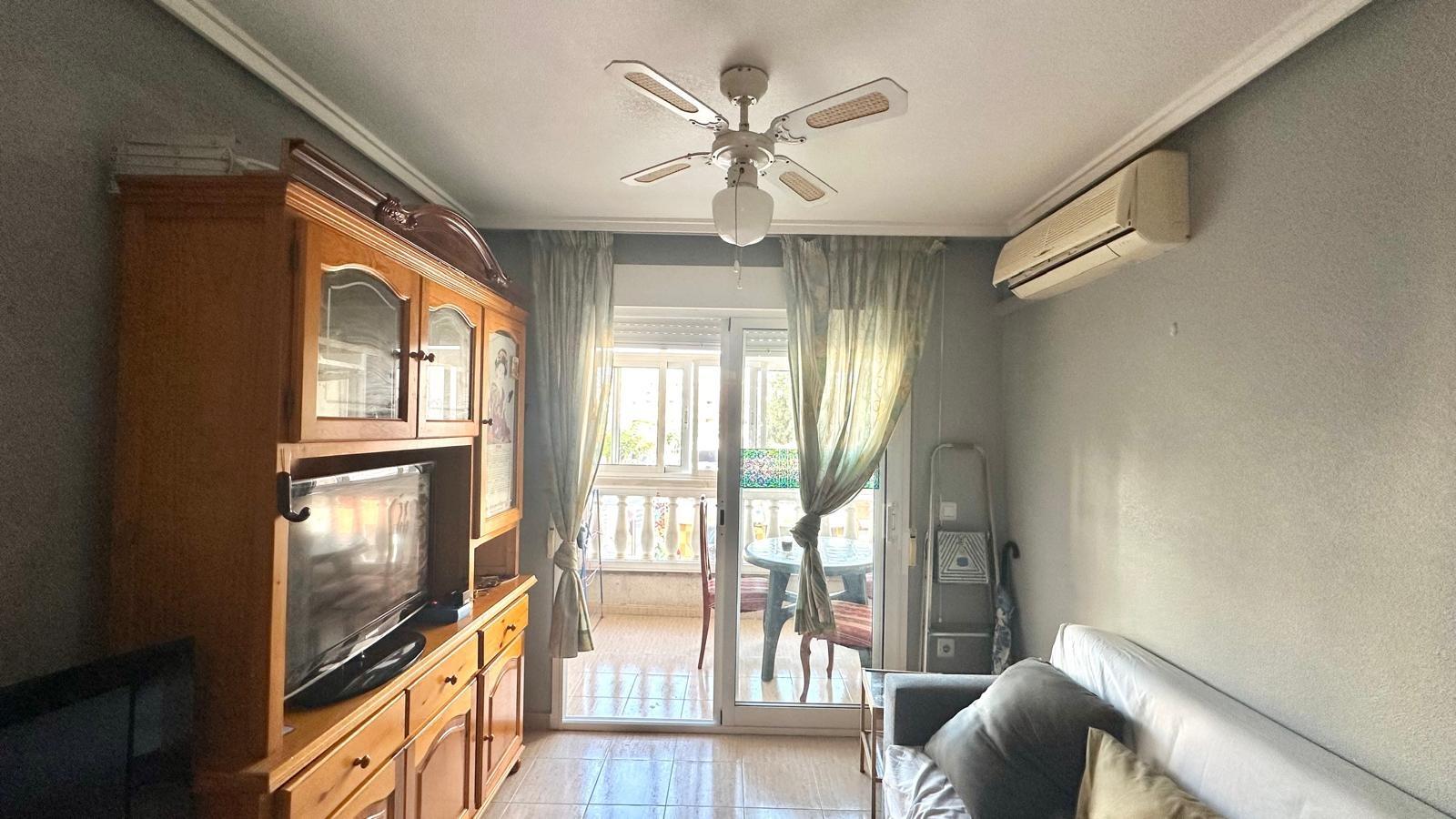 Bedroom in apartment for sale in Torrevieja
