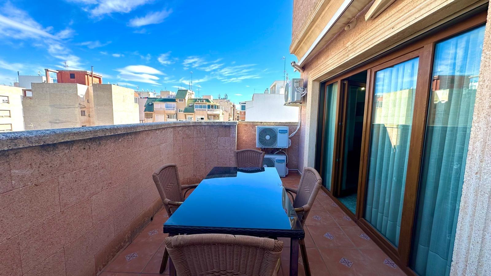 Garden in penthouse for sale in Torrevieja