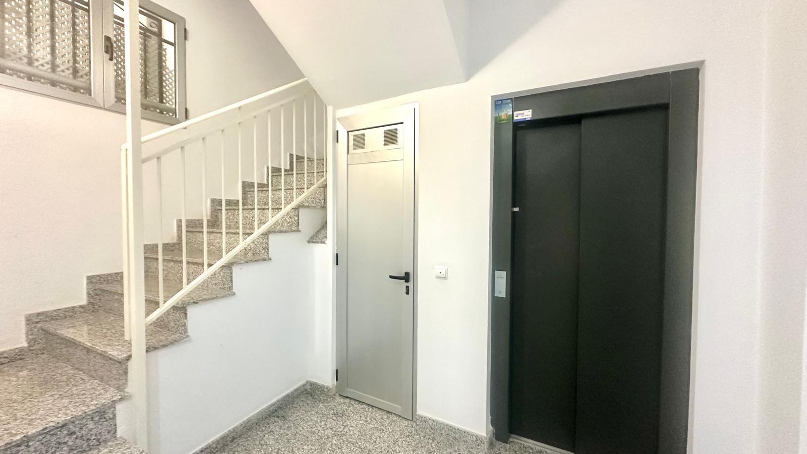 Terrace in apartment for sale in Torrevieja