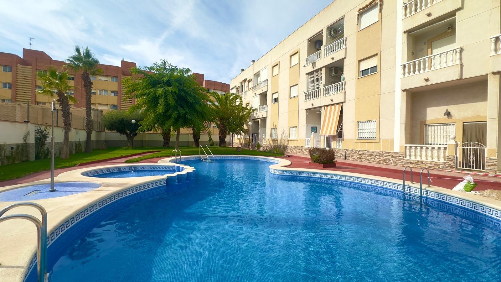 Garden in penthouse for sale in Torrevieja