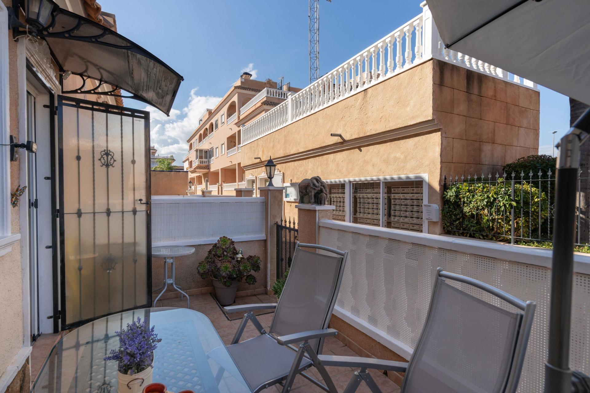 Located in the prestigious Villa Martín area, this elegant semi-detached house offers an exceptional