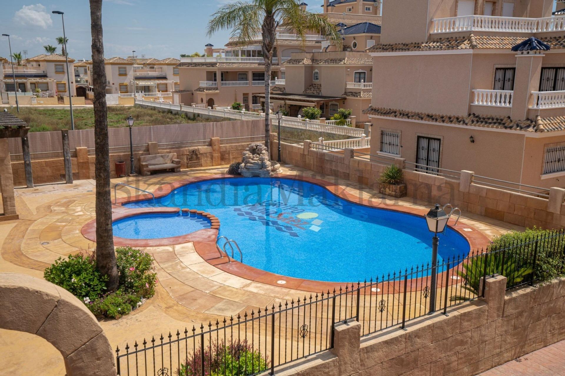 Dining area in terraced for sale in Orihuela Costa