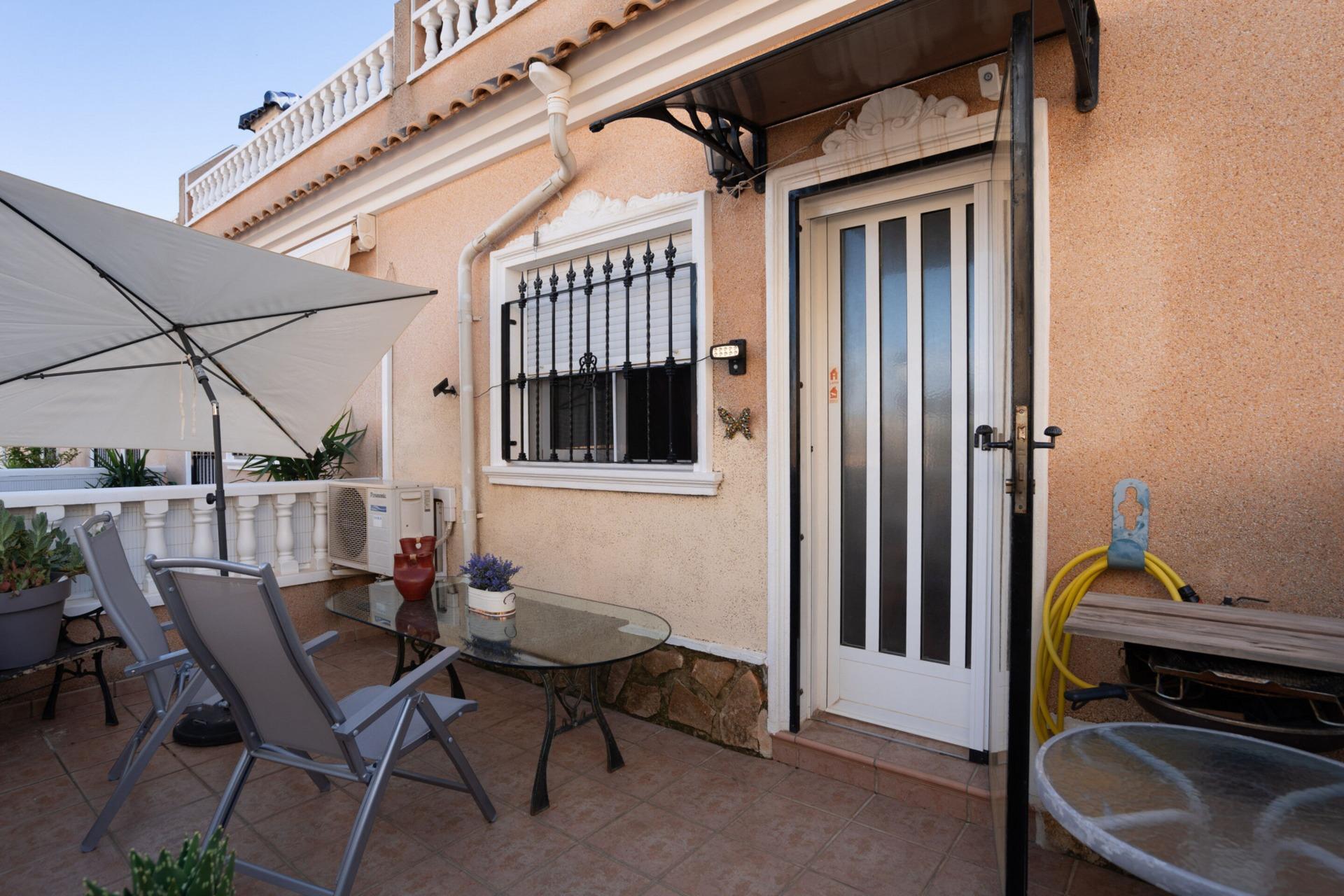 Located in the prestigious Villa Martín area, this elegant semi-detached house offers an exceptional
