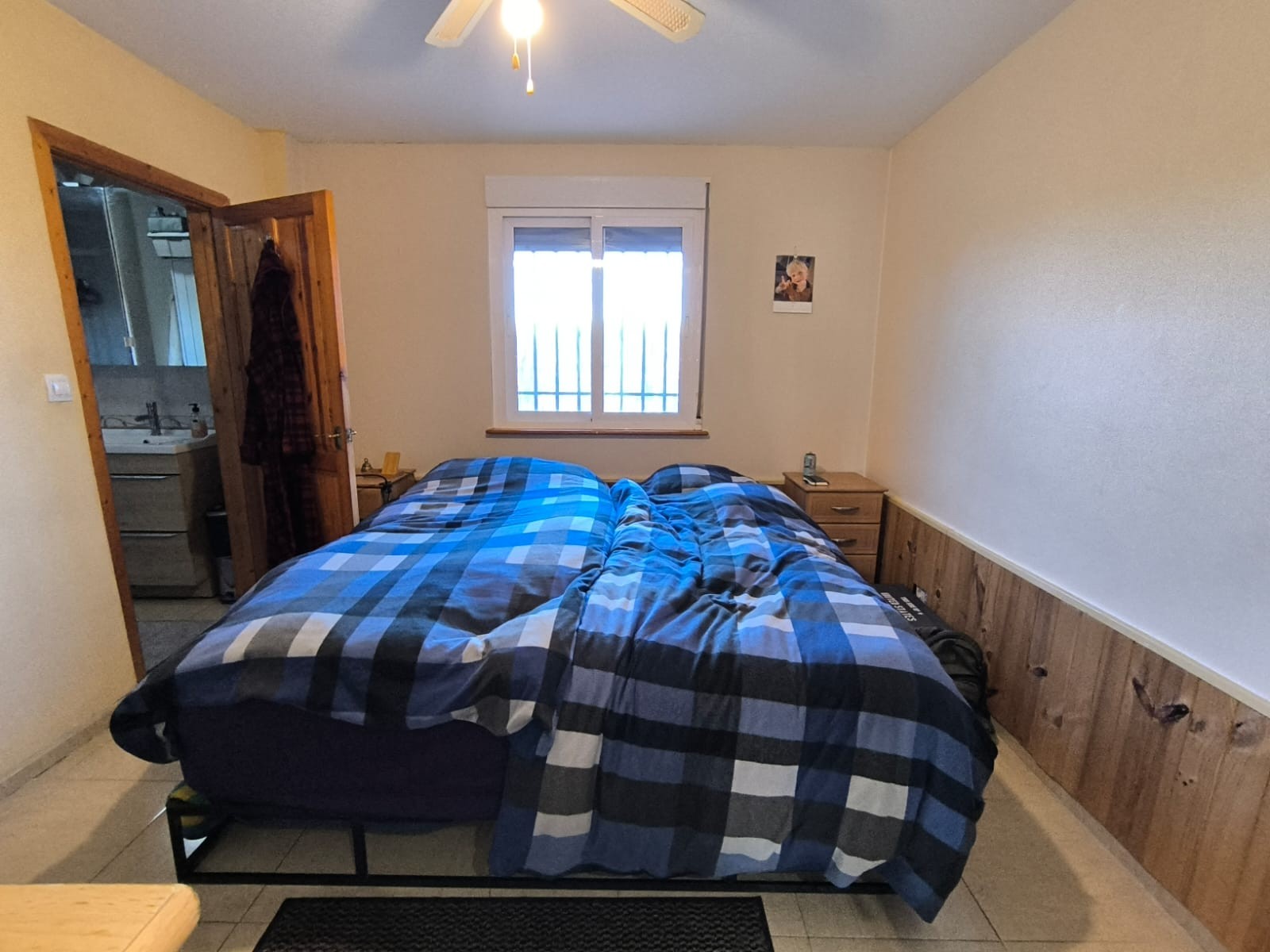 Master bedroom in villa for sale in Villena